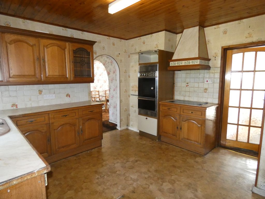 Kitchen- click for photo gallery